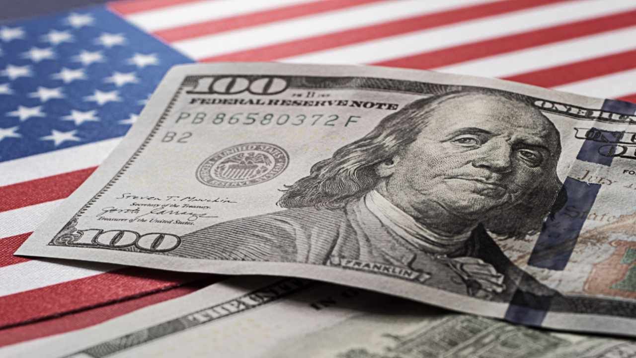 US Dollar and Flag